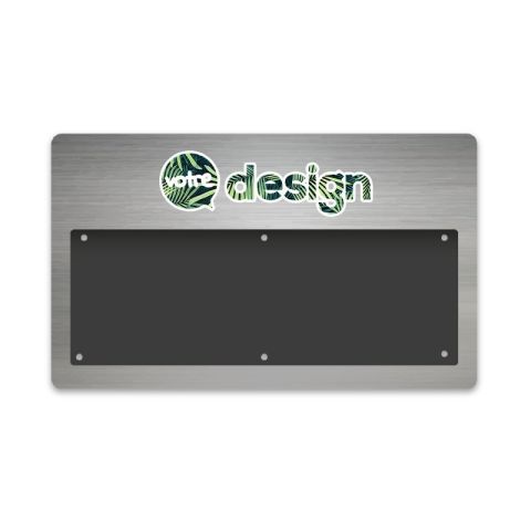 Badge nominatif en plastique sur-mesure avec grande étiquette - 67x40 mm