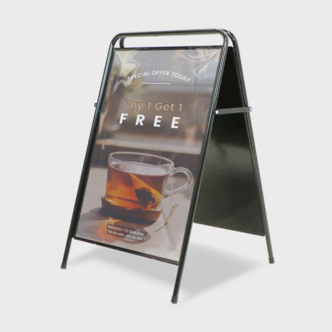 Panneau publicitaire élégant en acier noir