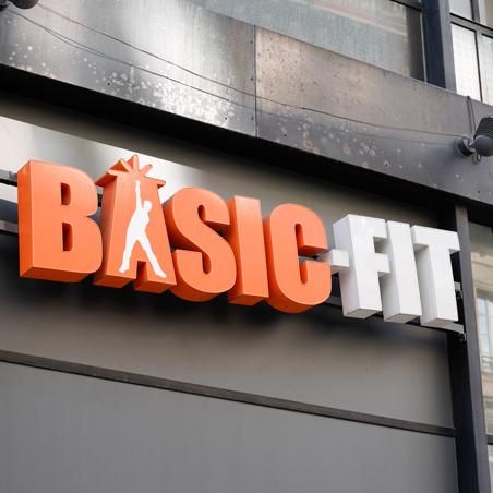 Enseigne lettres boitiers personnalisées non lumineuse